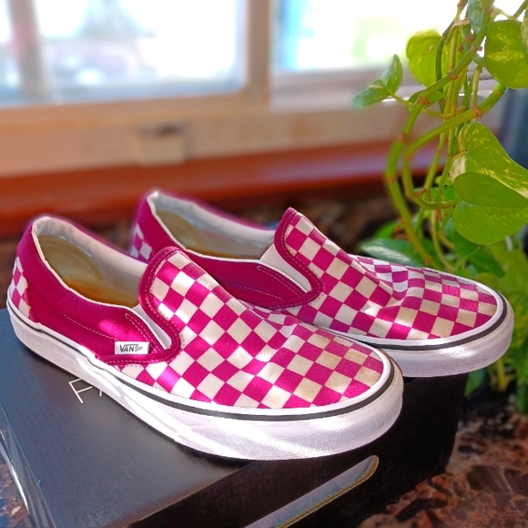 Woman's - Picture 3 of 3